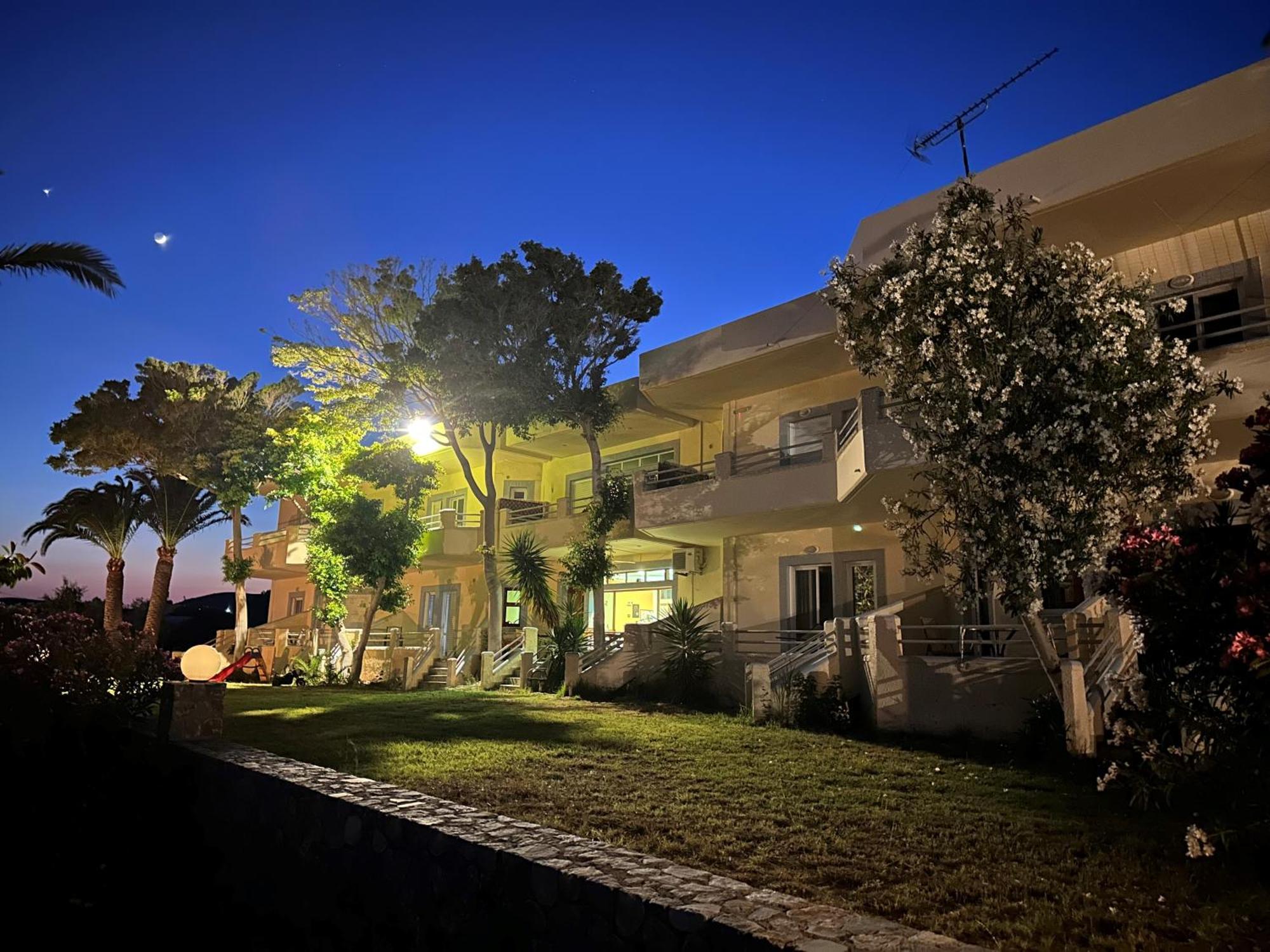 Electra Studios Palaiochora Exterior photo